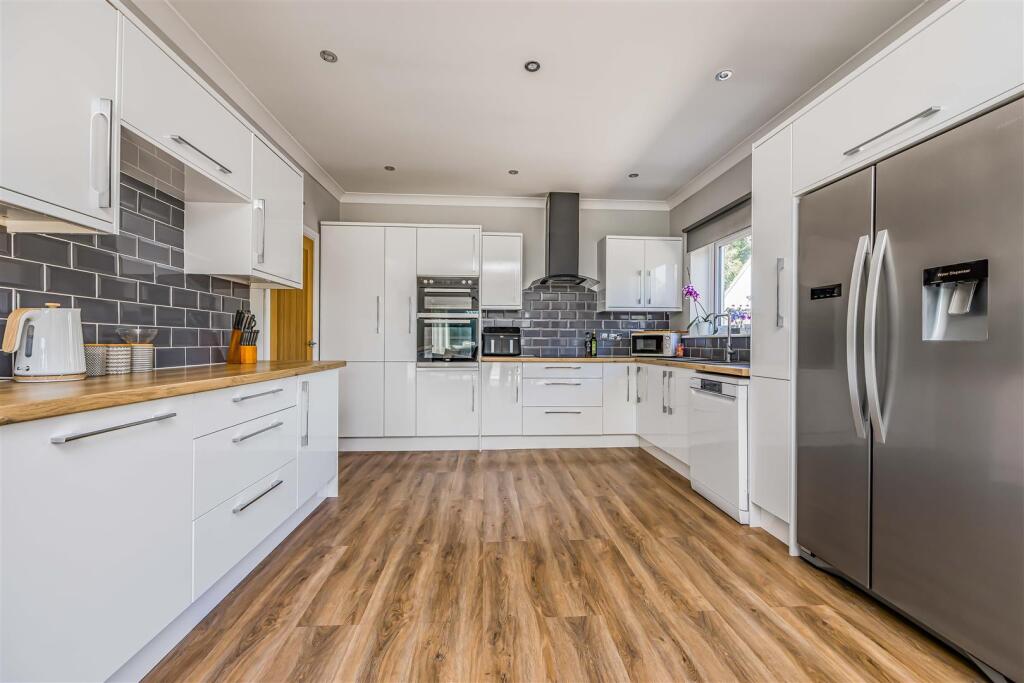 14 Salterns Lane, Hayling Island-Small-PorticoMark