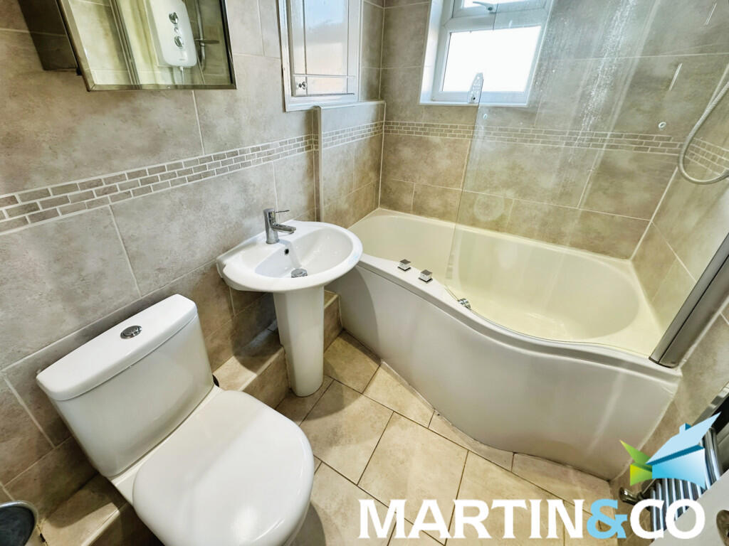 8e9bc067-IMG-2025...