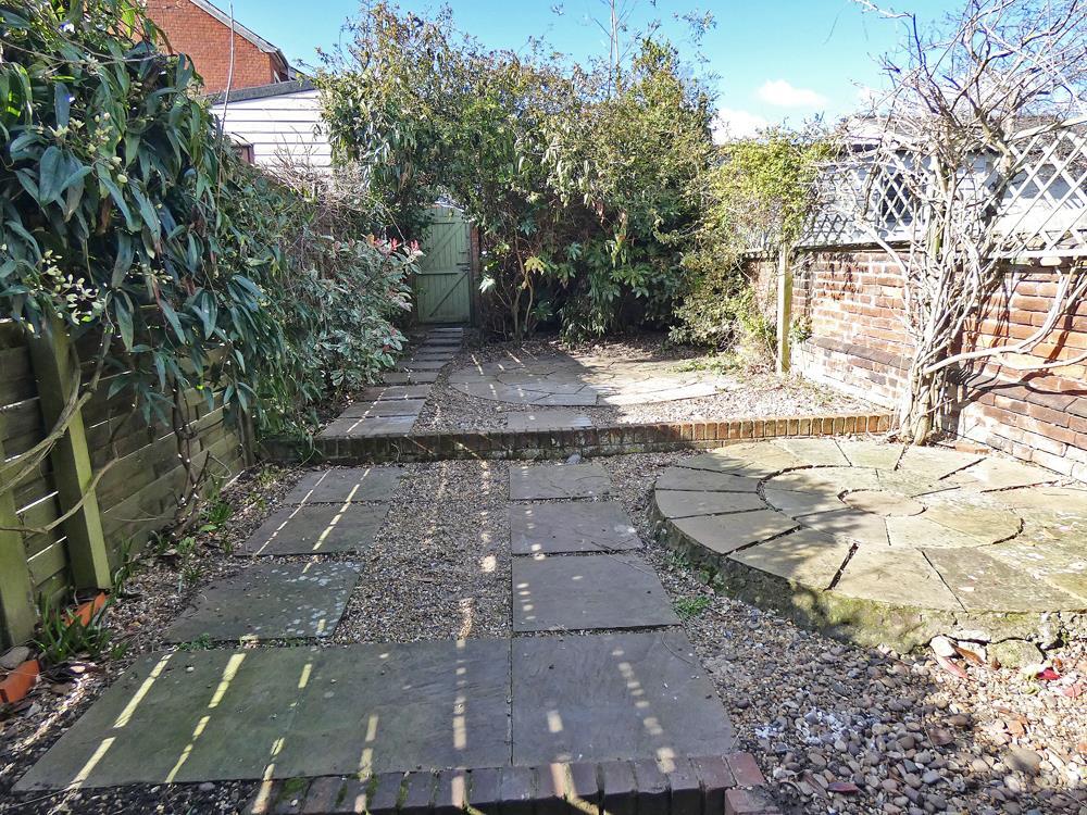 2279newgdn.jpg