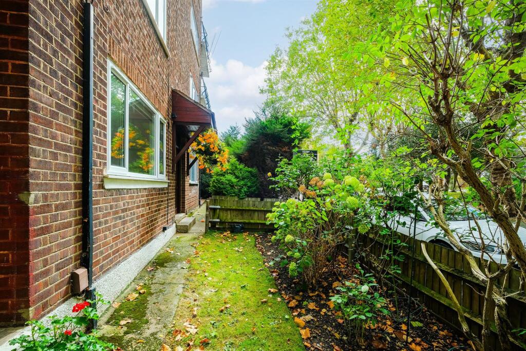 2 Nightingale court-25_web.jpg