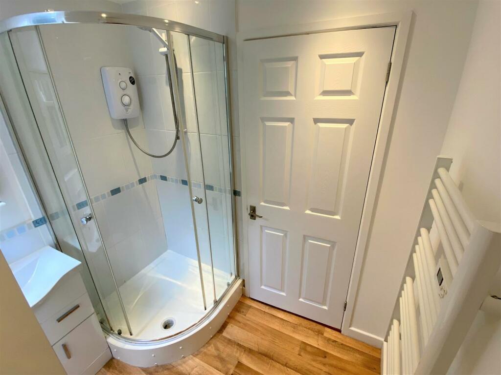 Flat 1, 3 Gover Lane Shower Room