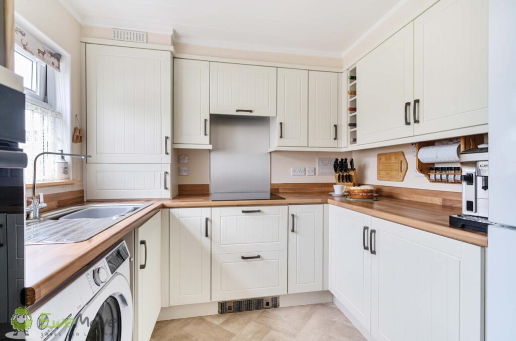 3ee77b99-8546-4a9c-a034-8bd3e92fc073