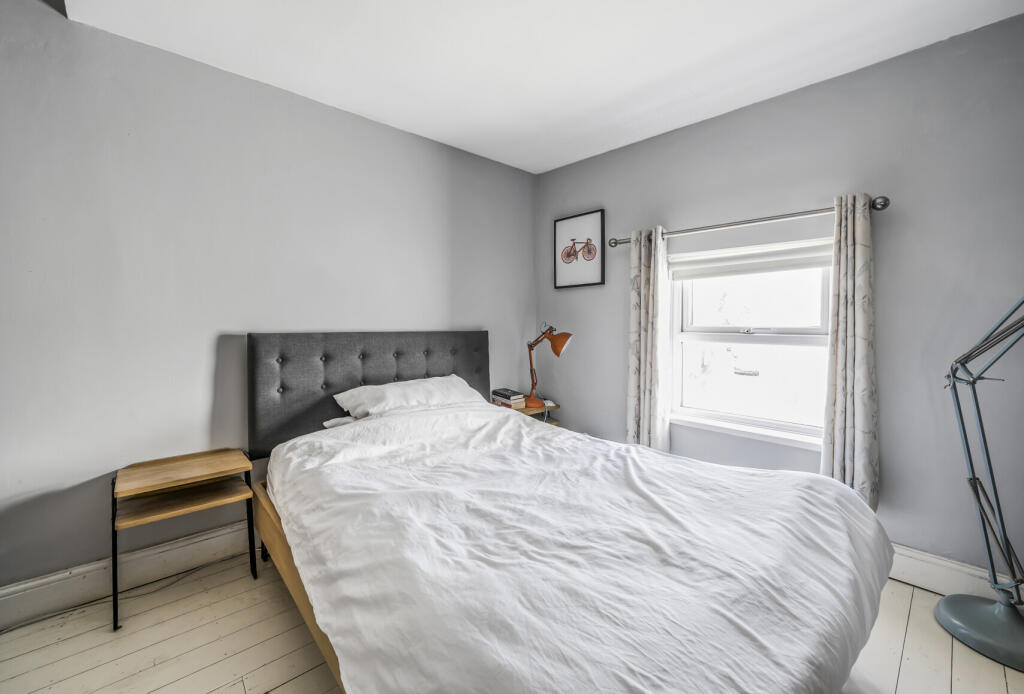 1313375-7-6852b7d...