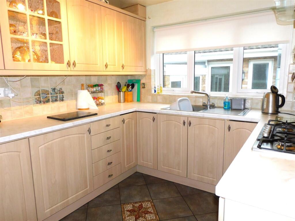 29 scalwell kitchen.JPG
