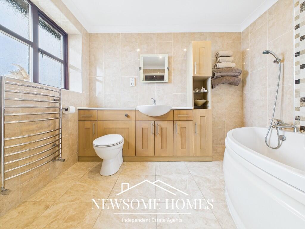 Bath/Shower Room