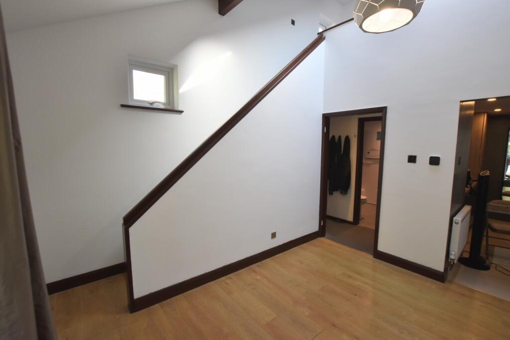 18 Cadman Square lounge