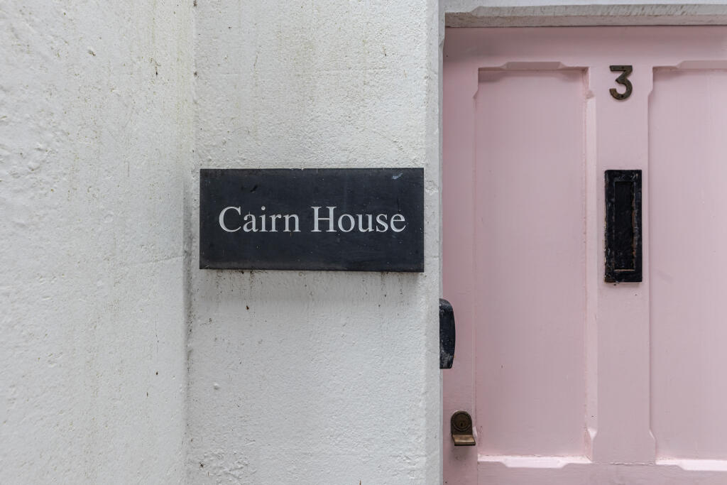 A15 - 3 Horn Hill, Dartmouth - 240705