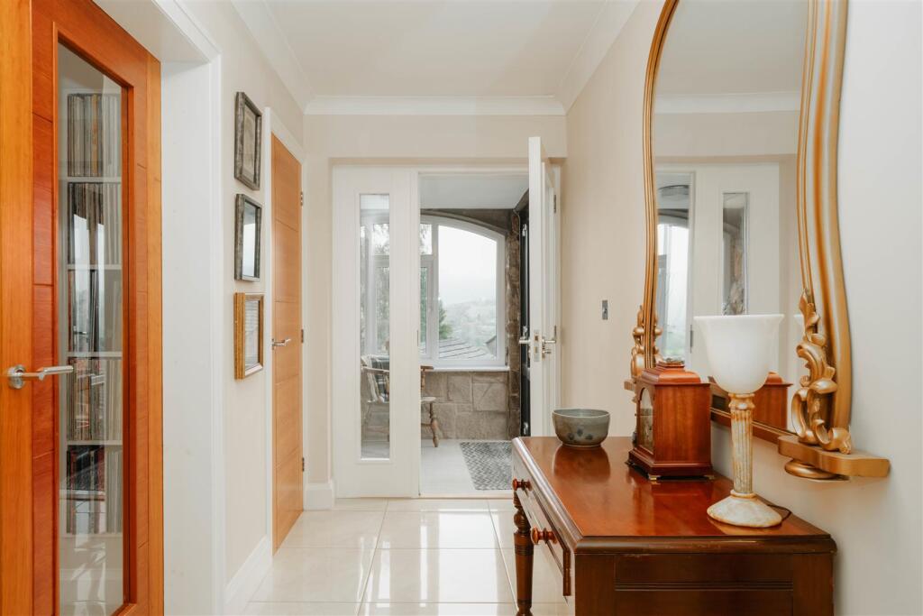 Hall-4.jpg