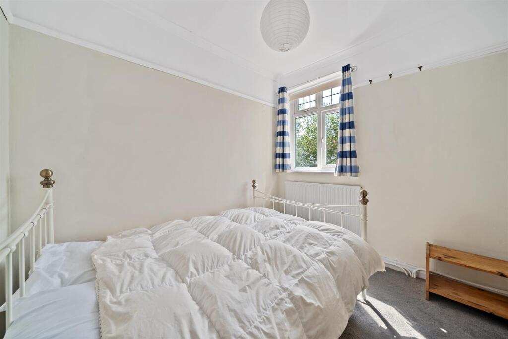 Sandbourne Avenue