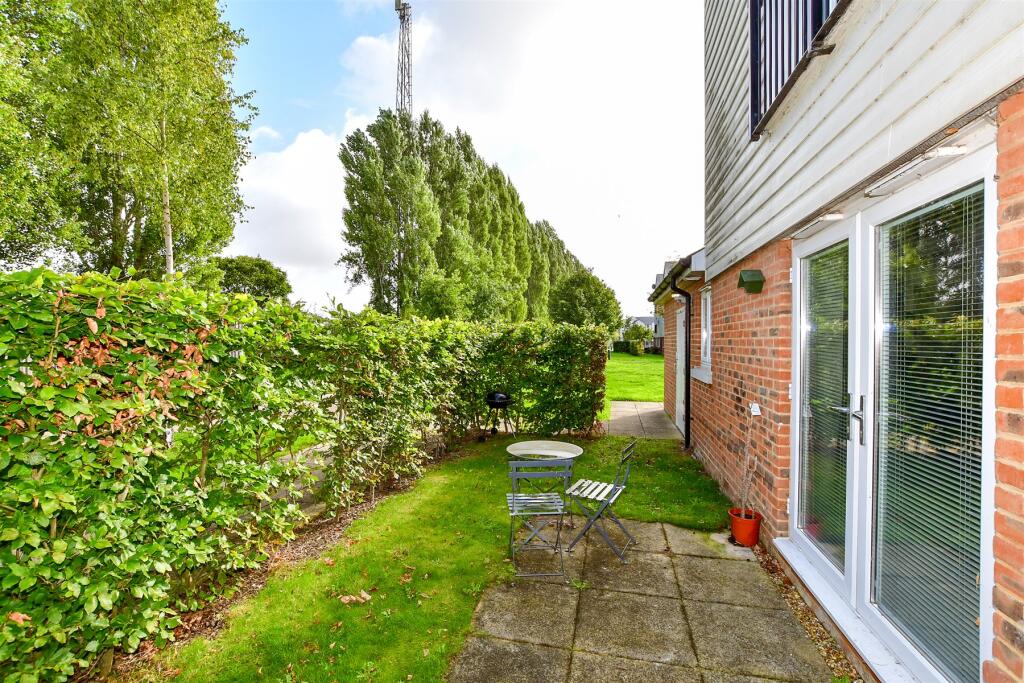 External Lifestyle Photograph