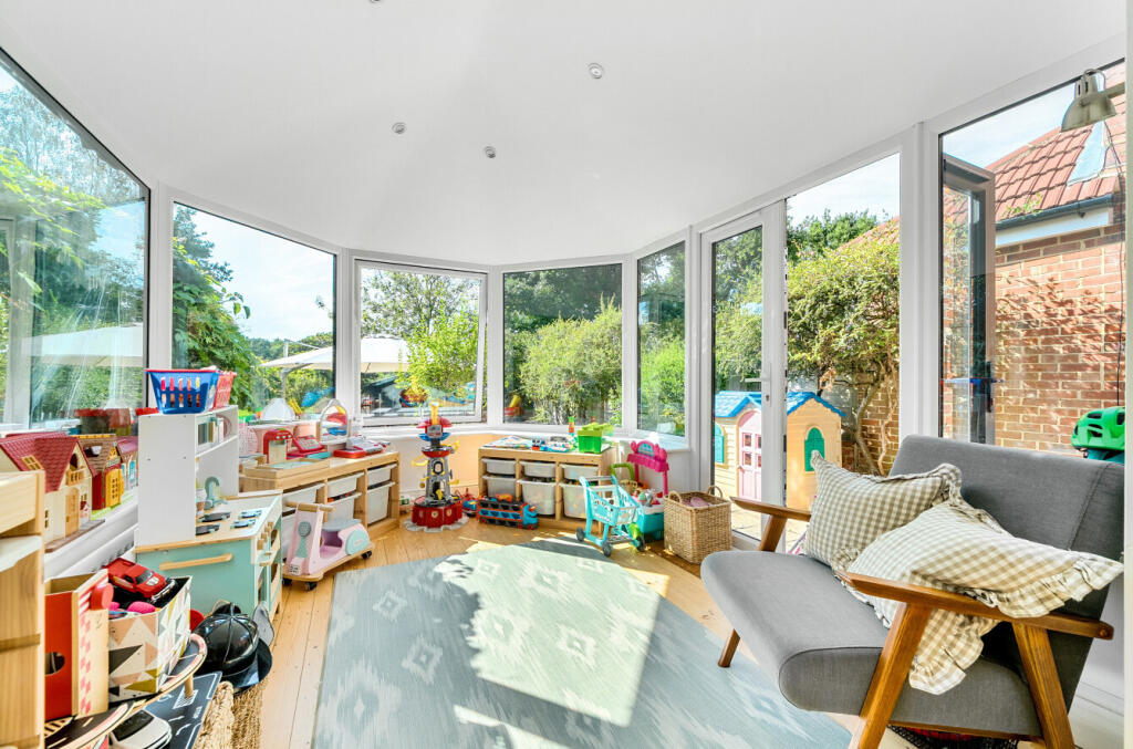 1326668-6-687a6f0...