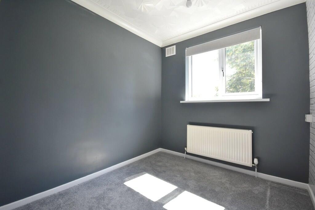 Bedroom 1-min