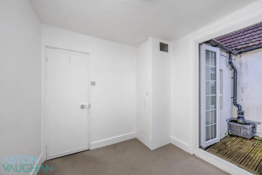 Crown Gardens, 4-006.jpg