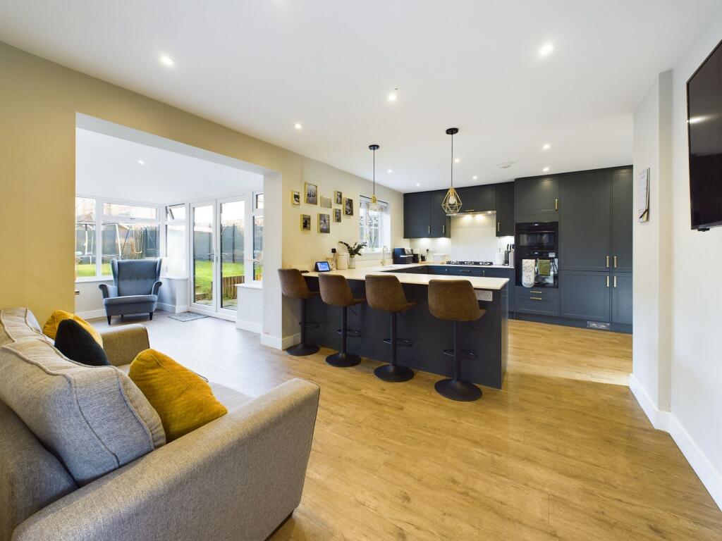 Kitchen/Breakfast Room