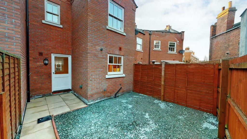 br8-i4E72ugs47s63oJ7HG9C3M8 copy.jpg