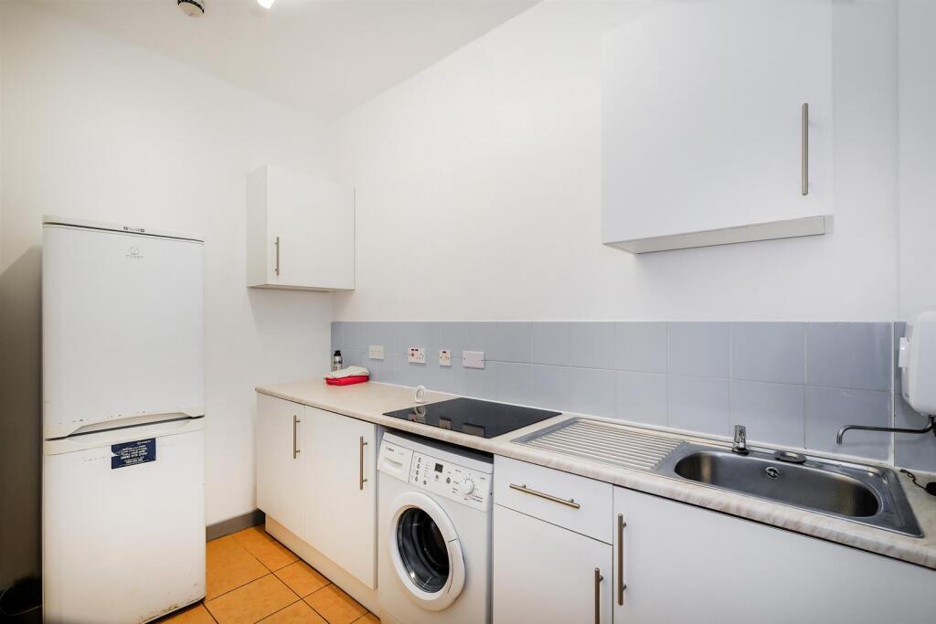 1 Bloxhall Court-1_web.jpg