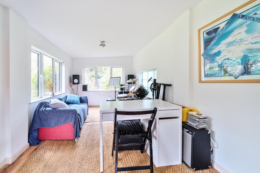 Bedroom / Home Office