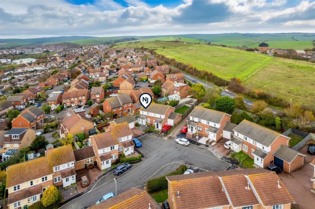 9 Blackthorn Close_17.jpg