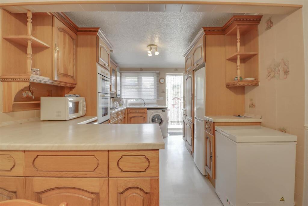 3 ELIZABETH DRIVE WICKFORD-8.jpg