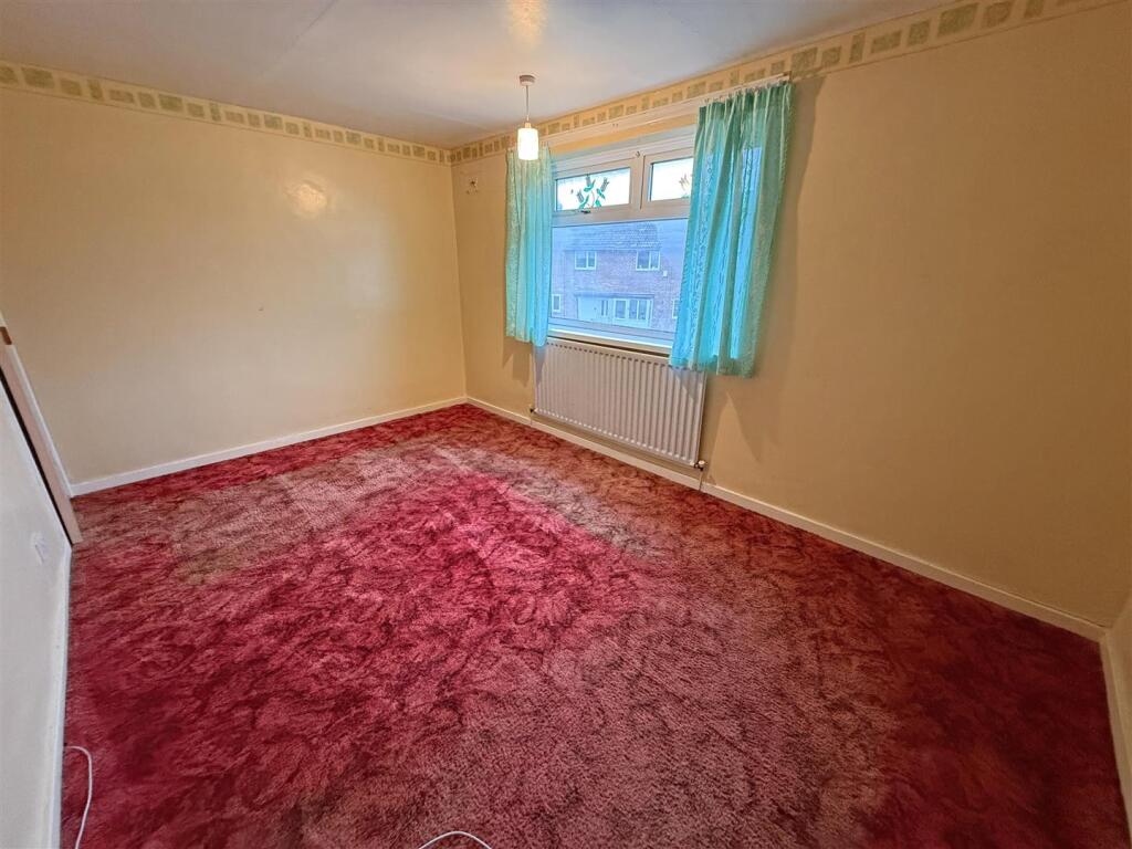 Bedroom 1.jpg