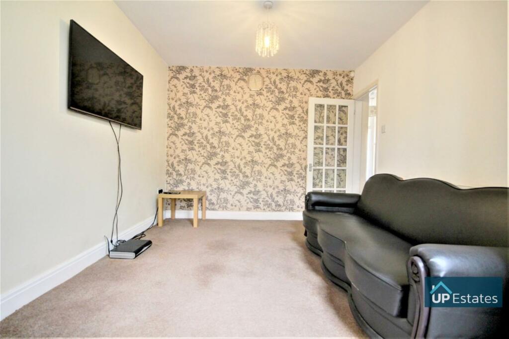 LIVING ROOM 2.jpg