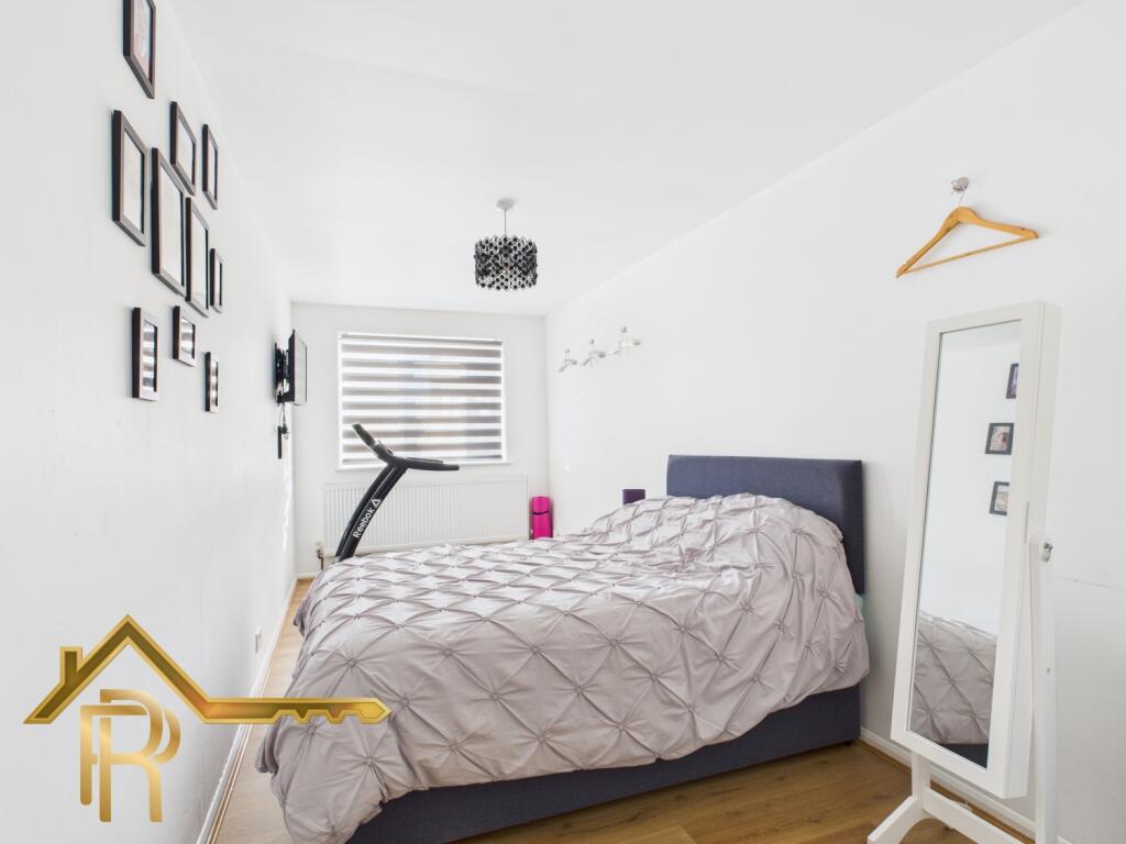 CAM03016G0-PR0046-STILL015