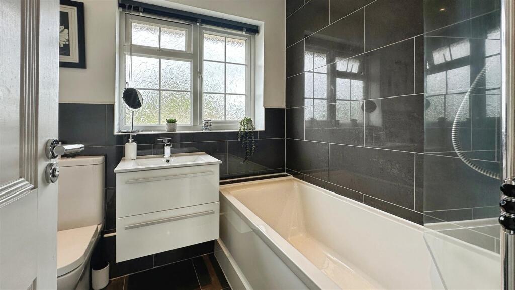 8131e45a--4745-A087-32A09D478A45-15878-00000579EFE