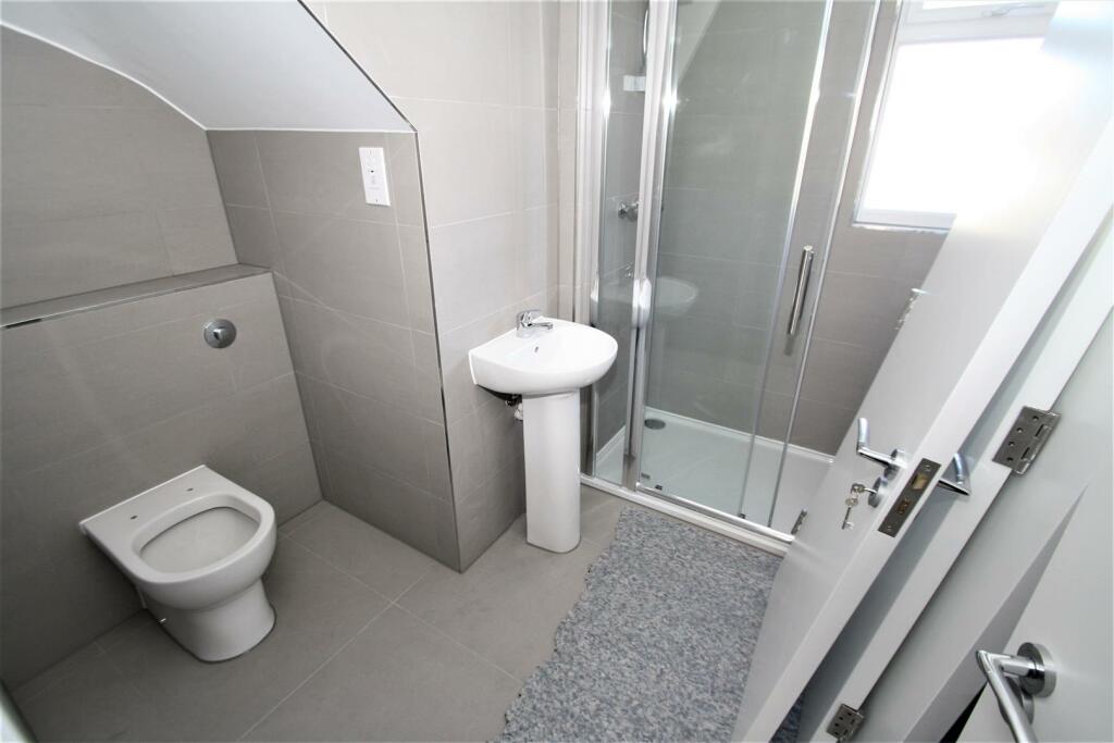 ShowerRoom.JPG