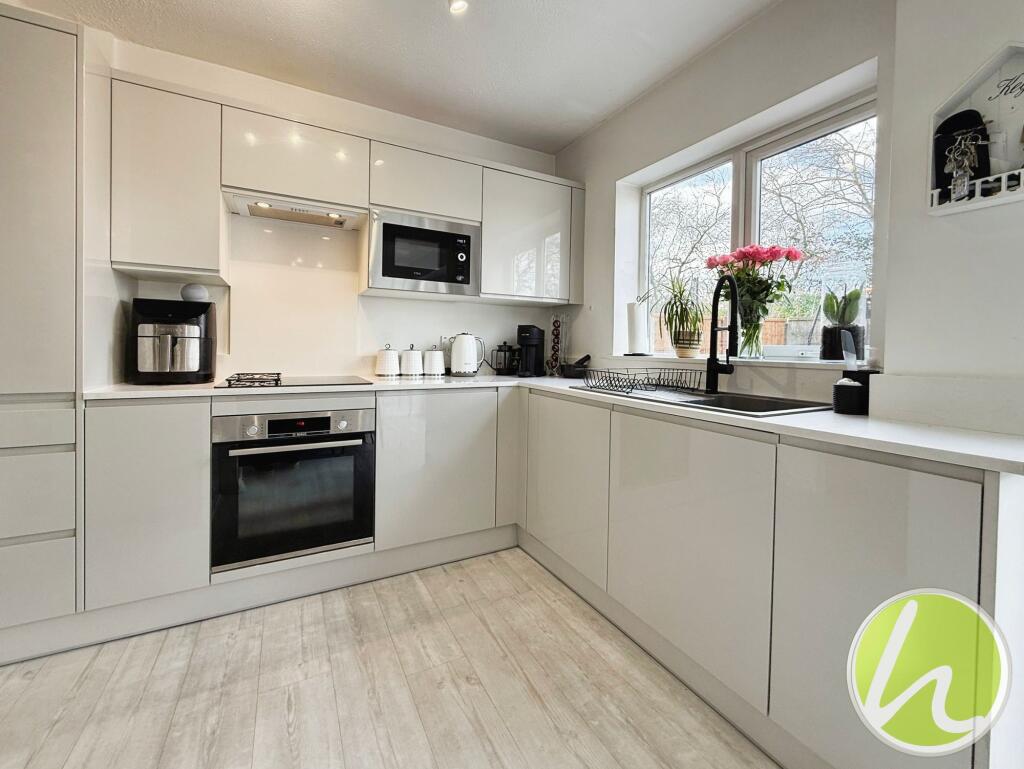 Kitchen/ Dining Room