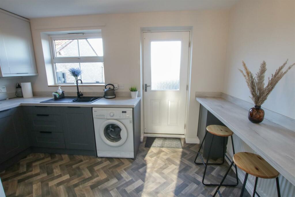 BREAKFAST KITCHEN