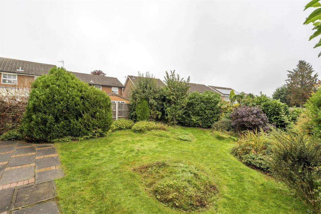 20 Farnborough Drive_18.jpg