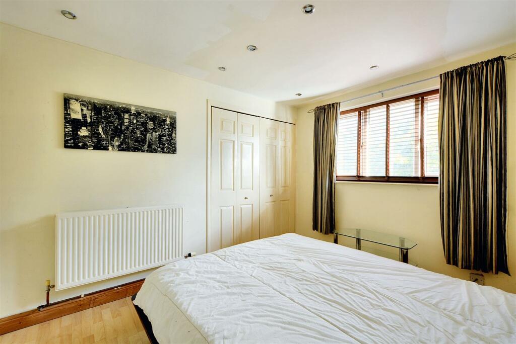 Bedroom 1_2.jpeg