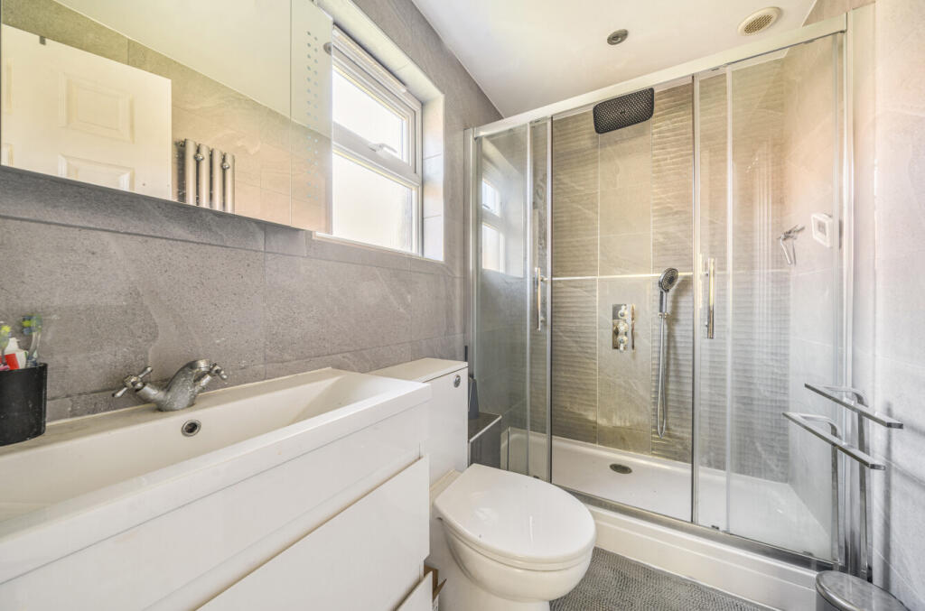 1360568-15-68dc0e...