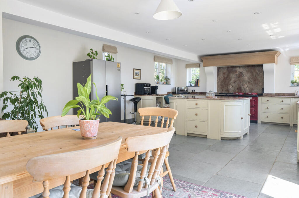 1318756-19-6867f5...