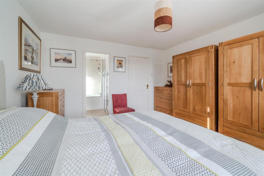 Bedroom 4-3.jpg