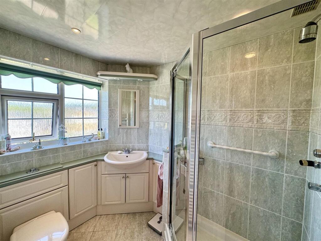 Shower room.jpeg