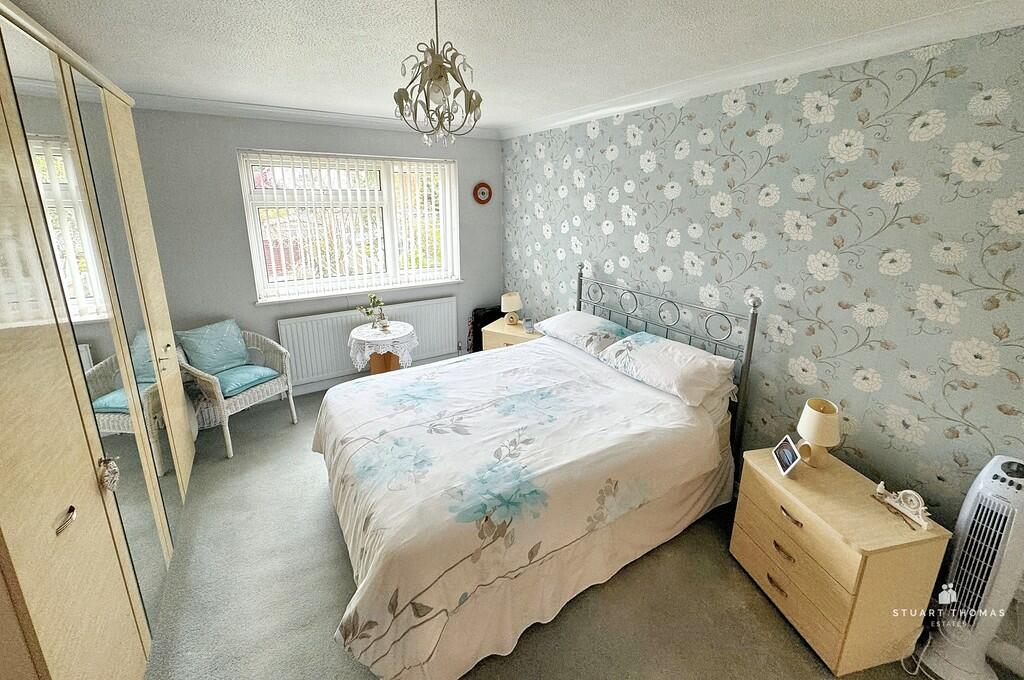 Vera room (master...