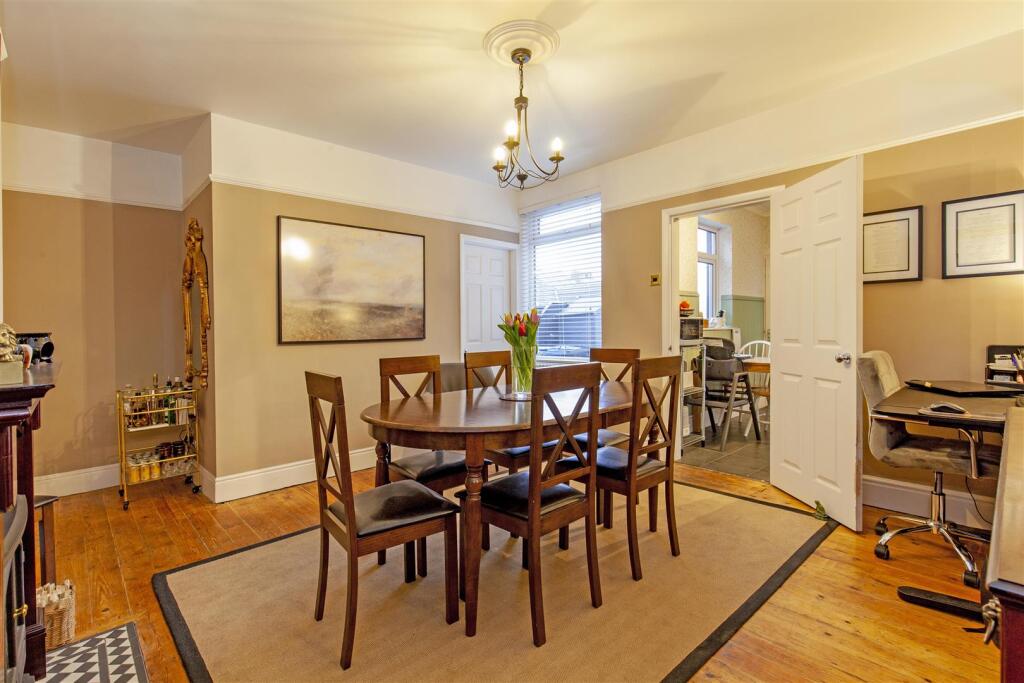 Dining Room-2.jpg