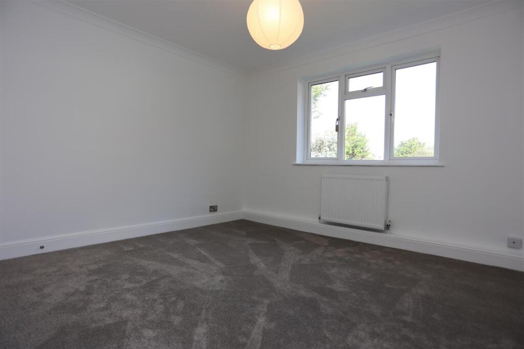 2, 5 Princes Ave (10).JPG