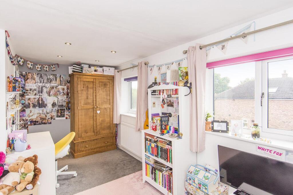 Bedroom Two Photo Three