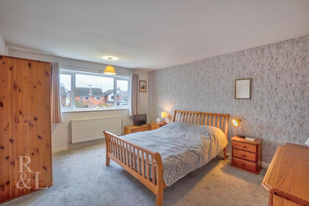 11 Bevedere Close (24).jpg