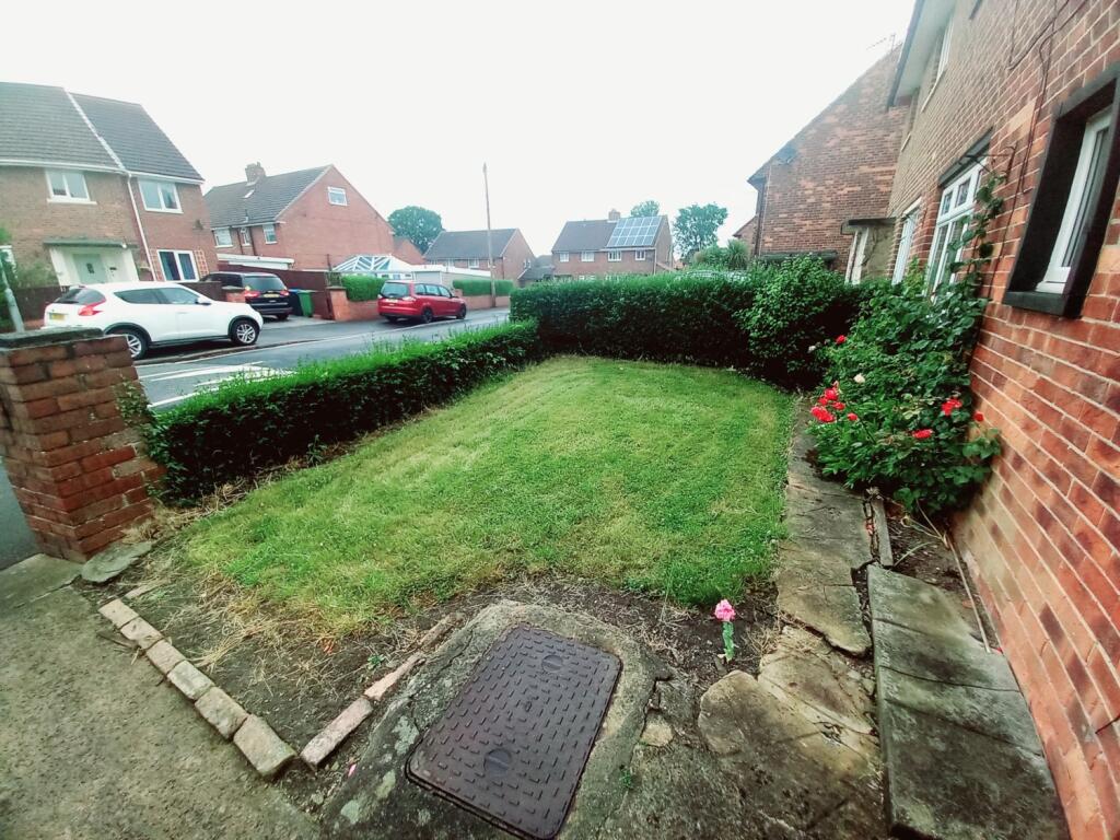 FRONT GARDEN
