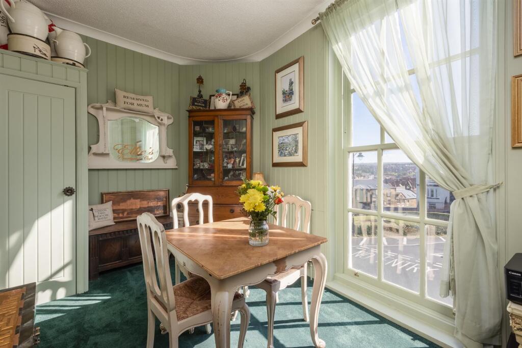 Dining Room / Bedroom 3