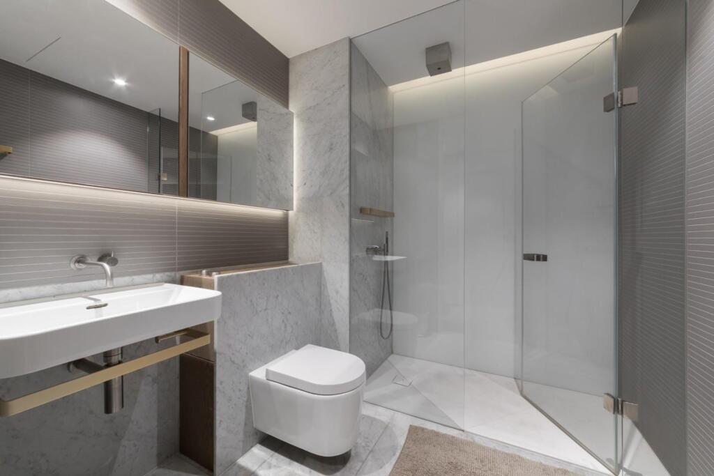 BATHROOM 1.jpg