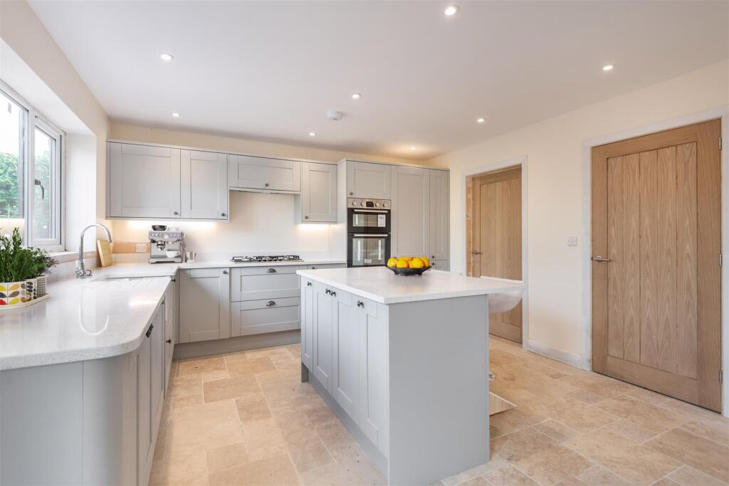 Kitchen_final.jpg