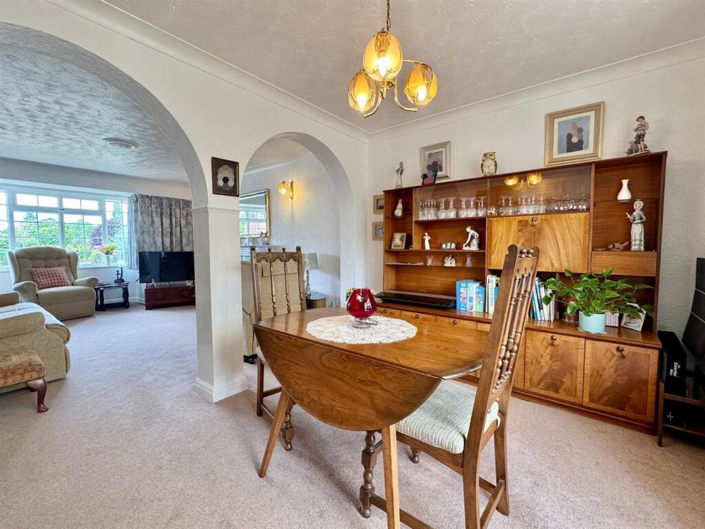 Dining room (1)-fotor-20250625104522.jpg