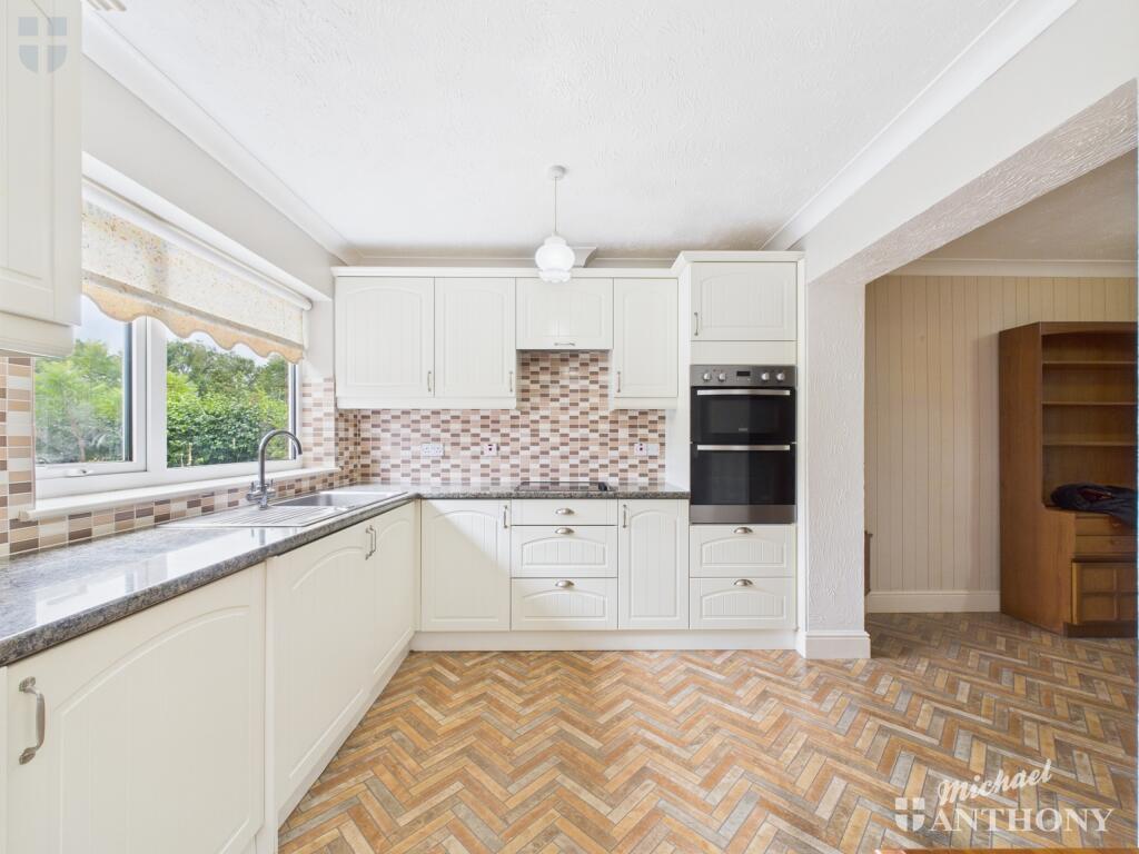 CAM03218G0-PR0723-STILL011