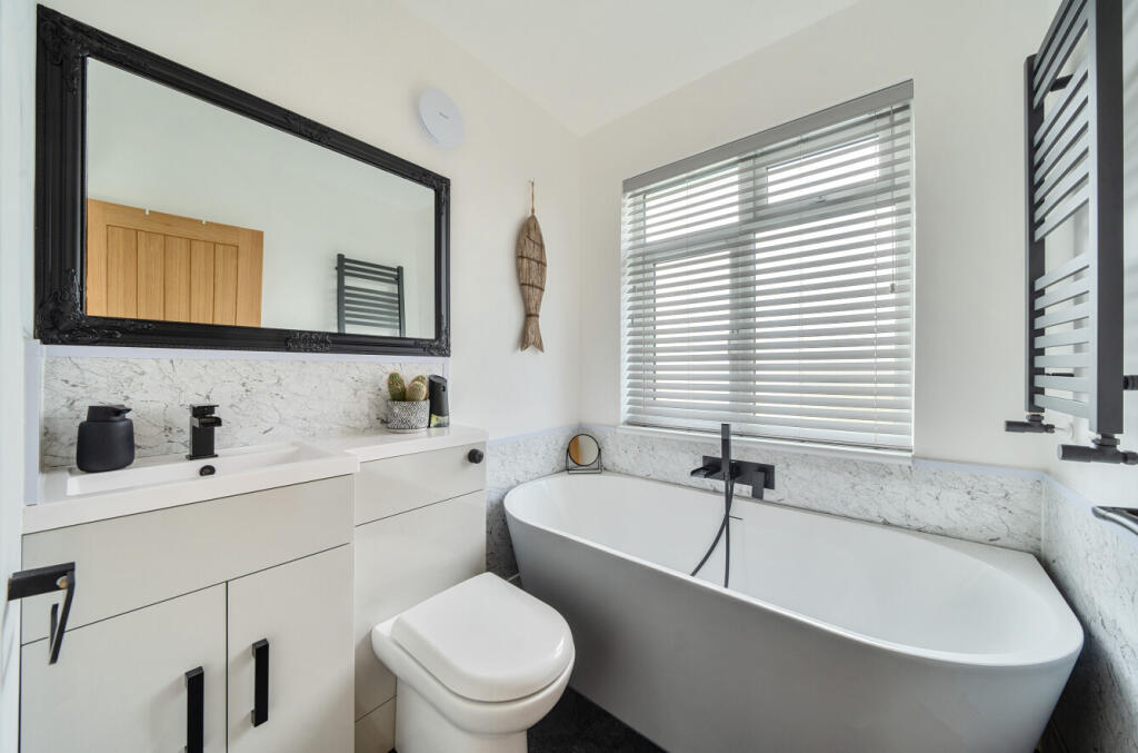 1310052-9-684af42...