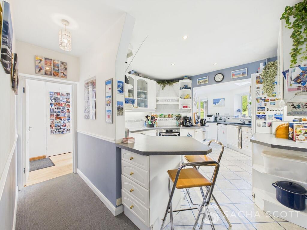 Kitchen / Breakfast Area