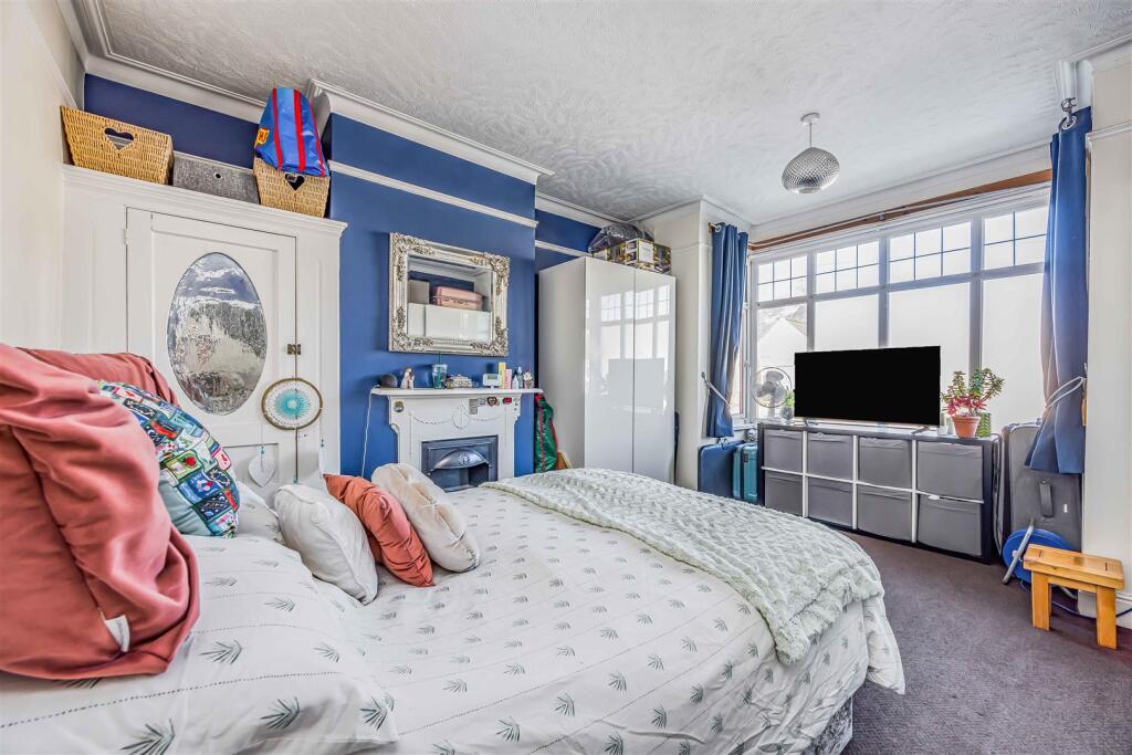 32 Hewett Road, Hilsea-Small-PorticoMarketing-Sold